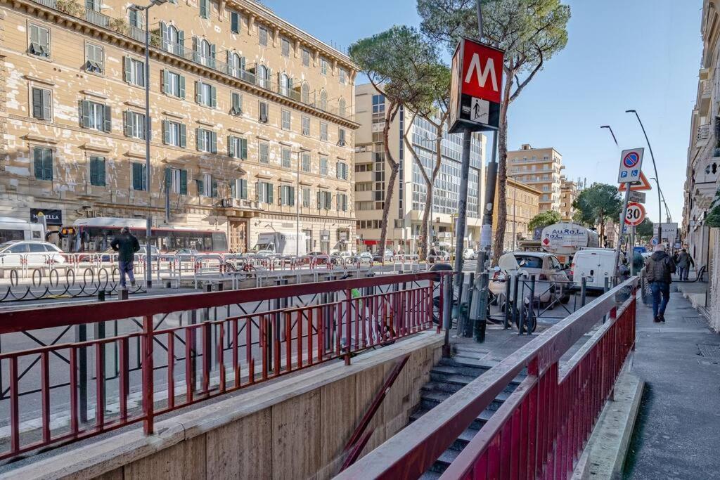 Modern Apartment At San Giovanni ローマ エクステリア 写真
