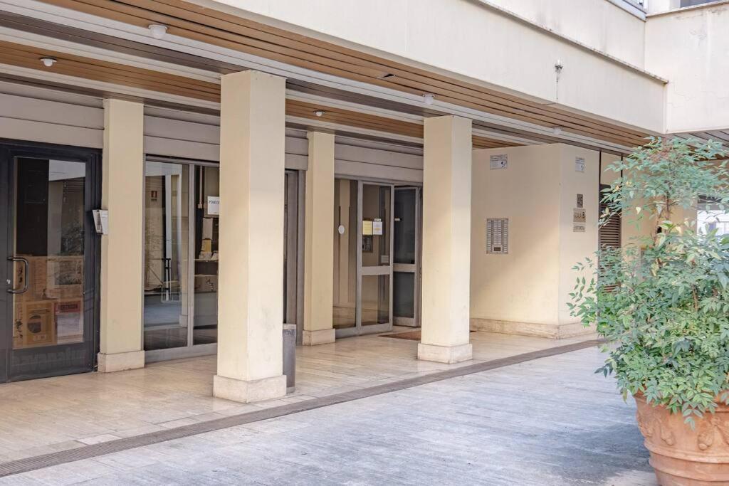 Modern Apartment At San Giovanni ローマ エクステリア 写真