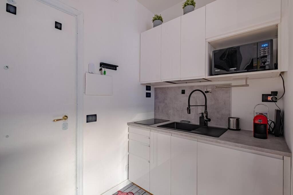 Modern Apartment At San Giovanni ローマ エクステリア 写真